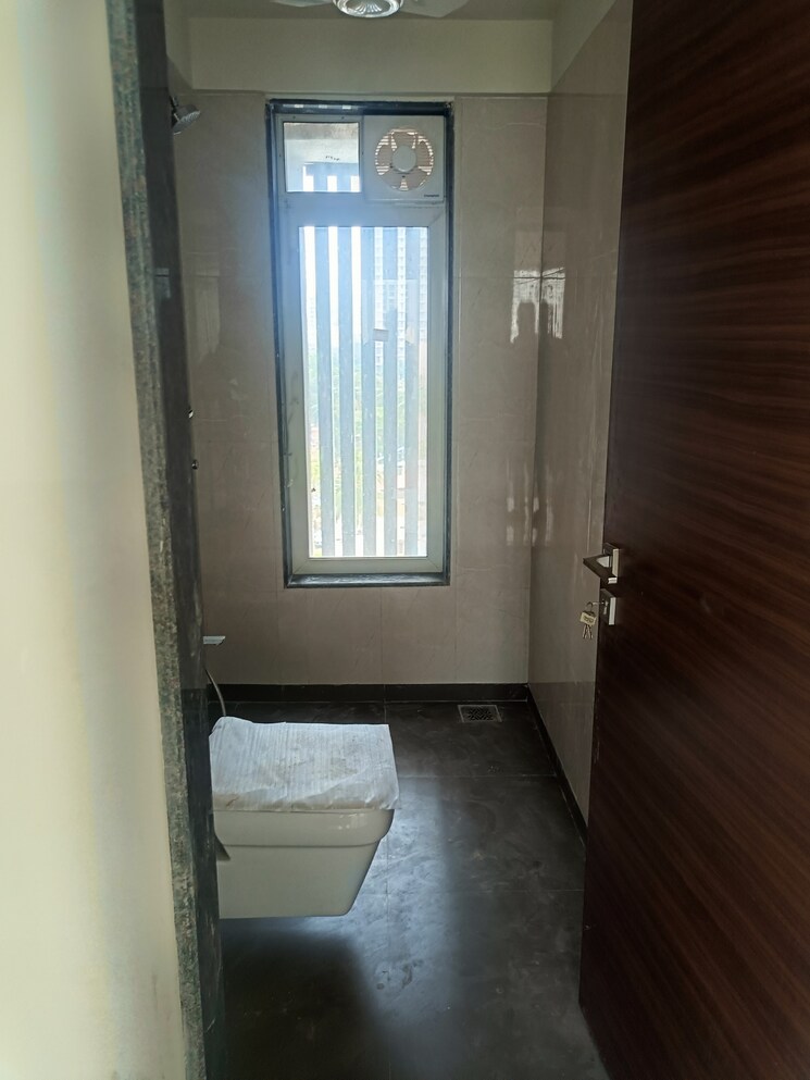 Attached Bathroom, jayesh-shiv-parvati-chs 3 Bedroom 1022 Sq.Ft. Apartment In Kandivali West Mumbai 9494184