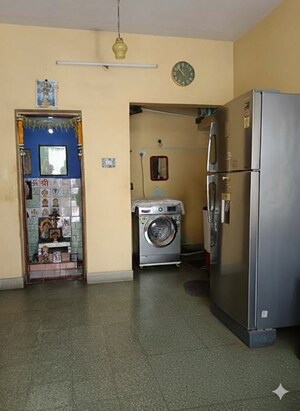 Room in 5 BHK Independent House at South Bangalore – for Sale