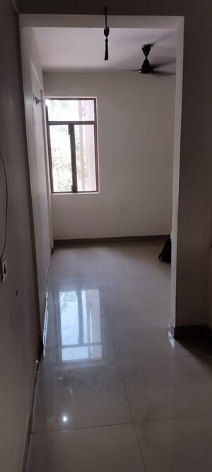 Room in 2 BHK Apartment at Pareena Laxmi Apartments, Sector 99 – for Rent