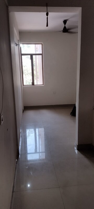 Room in 2 BHK Apartment at Pareena Laxmi Apartments, Sector 99 – for Rent