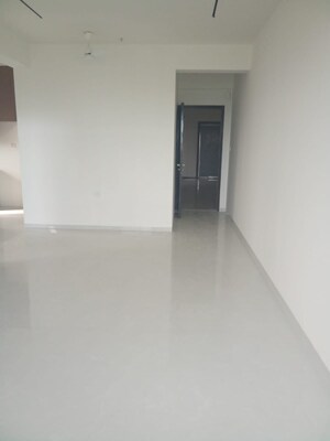 Room in 2 BHK Apartment at Alamdar The Auro, Lower Parel – for Rent