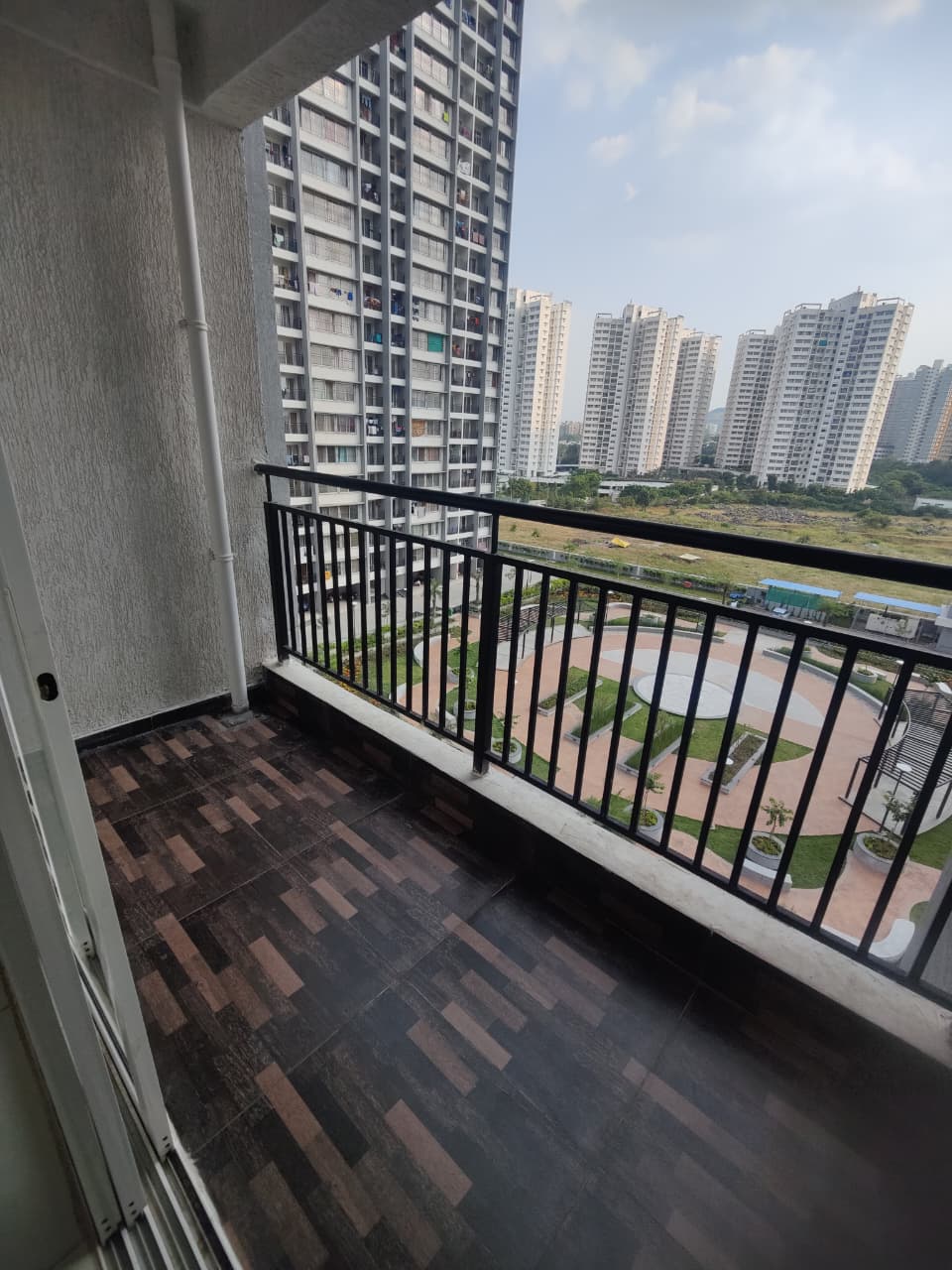 2 BHK + Pooja Room Apartment For Rent in Kolte Patil Life Republic