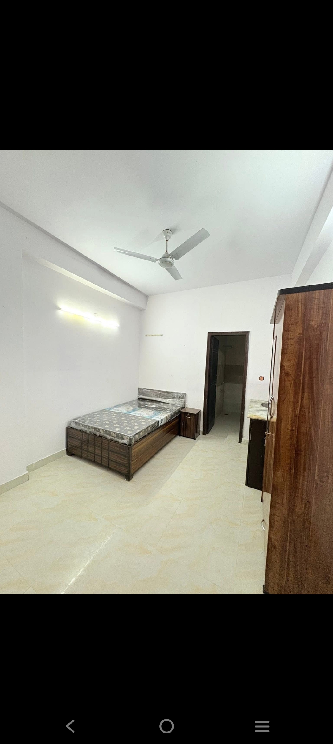 1 RkBuilder Floor For Rent in Freedom Fighter 