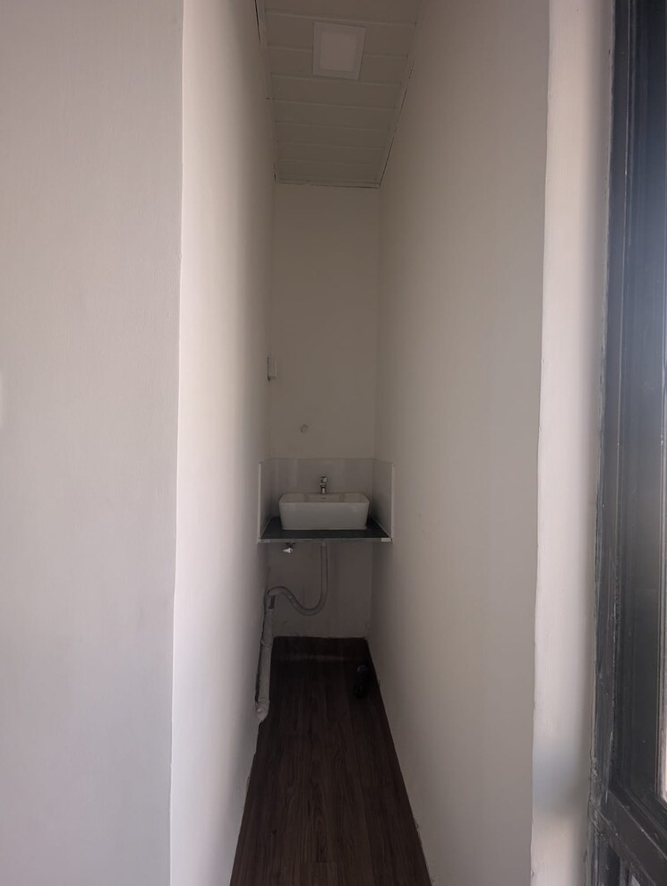 undefined, cbd belapur sector 11 Commercial Office Space 556 Sq.Ft. In Cbd Belapur Sector 11 Navi Mumbai 9494305