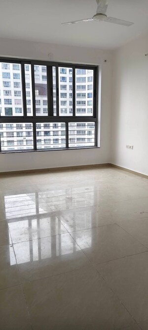 Room in 2 BHK Apartment at Amanora Future Towers, Hadapsar – for Rent