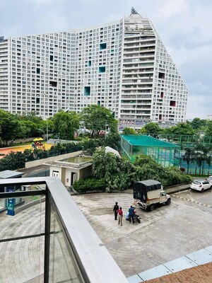 2 BHK Apartment For Rent in Amanora Future Towers, Hadapsar