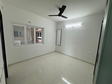 Room in 2 BHK Apartment at INDIS Viva City, Kondapur – for Rent