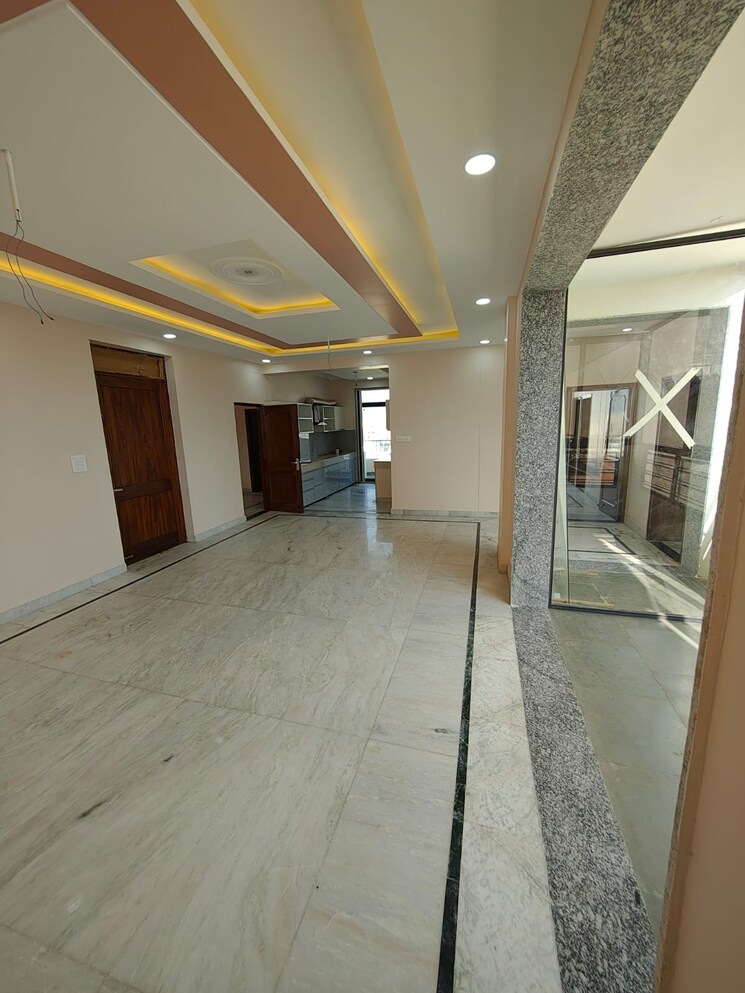 undefined, sector 20 3 Bedroom 2000 Sq.Ft. Apartment In Sector 20 Panchkula 9494414