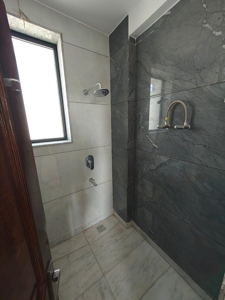 Bathroom, sector 20 3 Bedroom 2000 Sq.Ft. Apartment In Sector 20 Panchkula 9494414