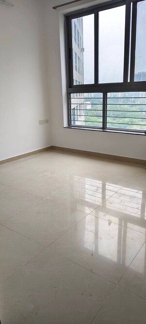 Room in 2 BHK Apartment at Amanora Future Towers, Hadapsar – for Sale