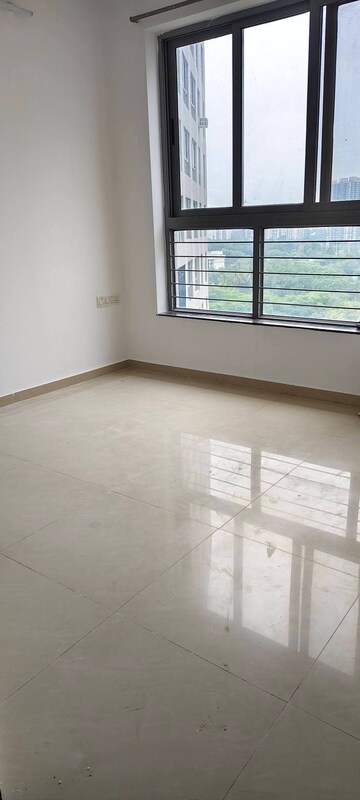 Room in 2 BHK Apartment at Amanora Future Towers, Hadapsar – for Sale