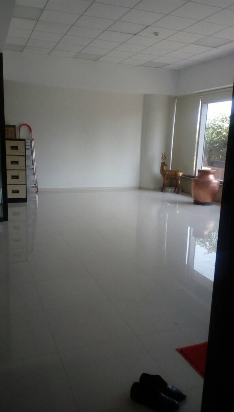 Team Area, gm-amore-edge Commercial Office Space 1700 Sq.Ft. In Khar West Mumbai 9494437