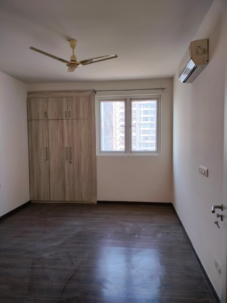 Room, pioneer-park-phase-1 3 Bedroom 3000 Sq.Ft. Apartment In Sector 61 Gurgaon 9494445