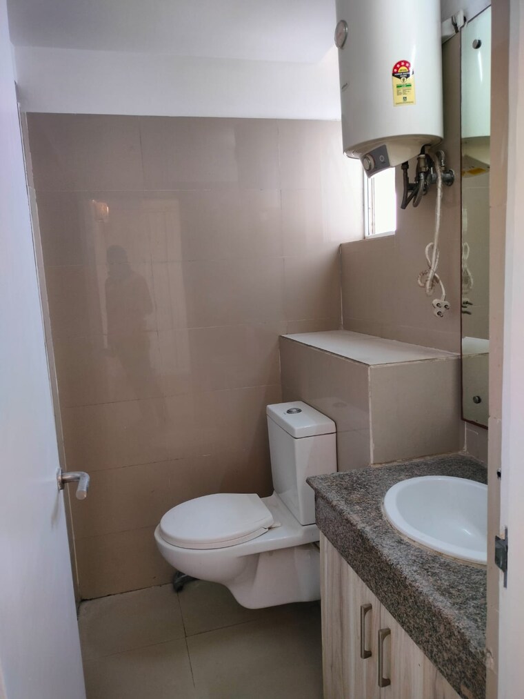 Bathroom, pioneer-park-phase-1 3 Bedroom 3000 Sq.Ft. Apartment In Sector 61 Gurgaon 9494445