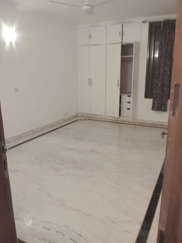 Room in 3 BHK Builder Floor at Greater Kailash Part 3 – for Rent