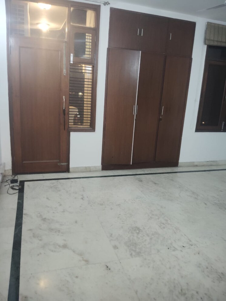 Room, greater kailash part 3 3 Bedroom 2000 Sq.Ft. Builder Floor In Greater Kailash Part 3 Delhi 9494519