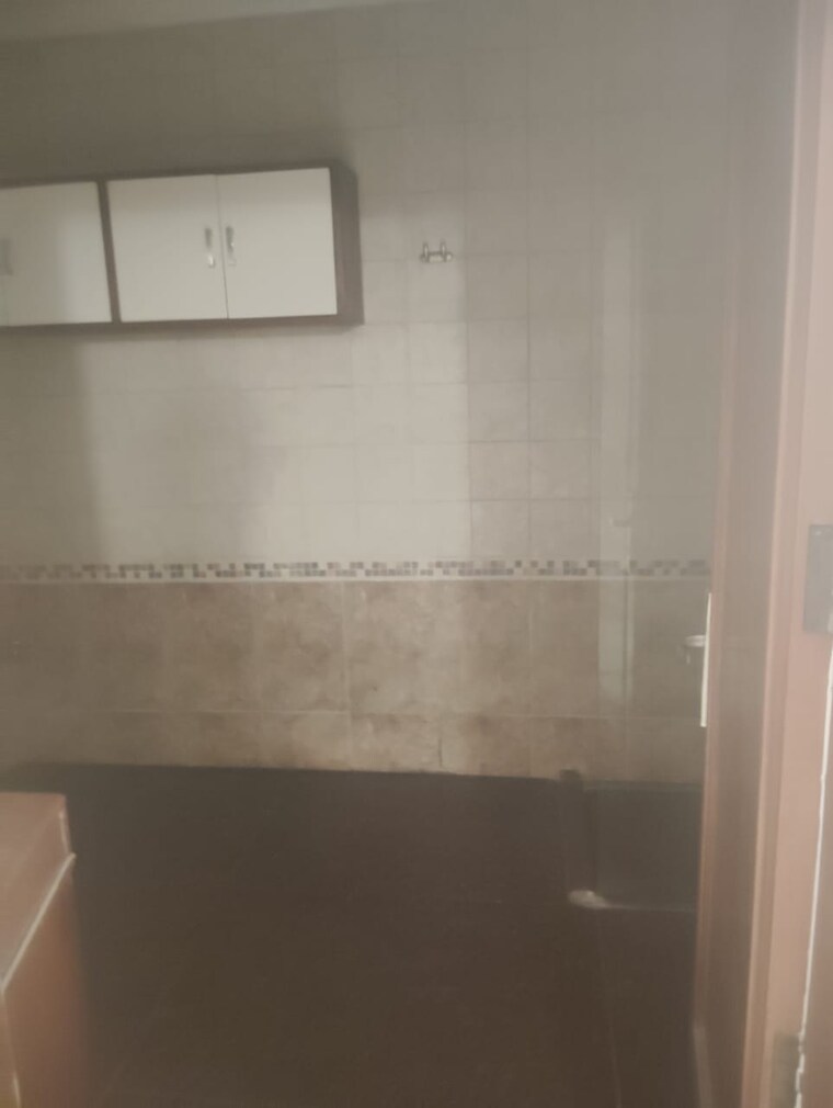 Bathroom, greater kailash part 3 3 Bedroom 2000 Sq.Ft. Builder Floor In Greater Kailash Part 3 Delhi 9494519