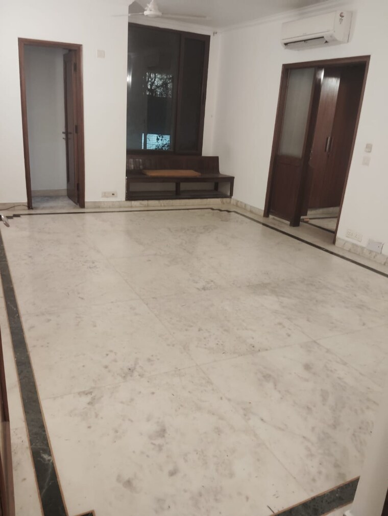 Room, greater kailash part 3 3 Bedroom 2000 Sq.Ft. Builder Floor In Greater Kailash Part 3 Delhi 9494519