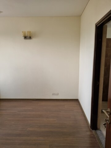 Room in 2 BHK Apartment at M3M Woodshire, Sector 107 – for Sale