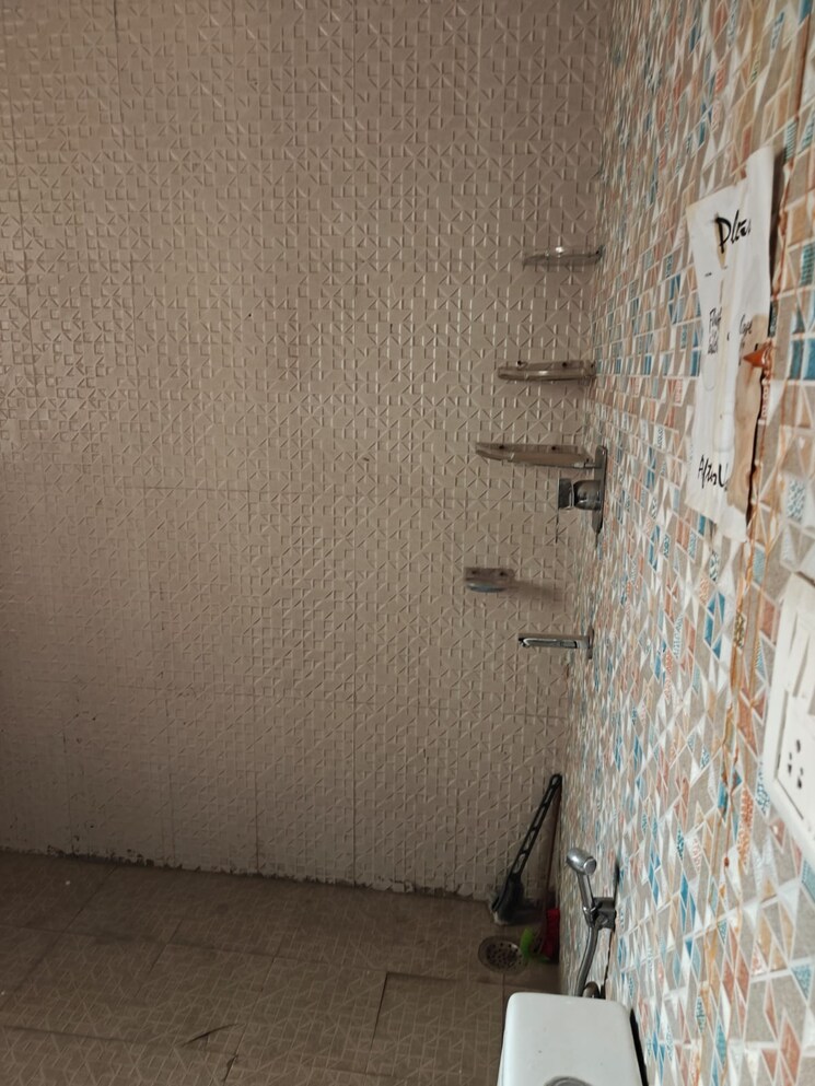 Bathroom, sector 40 3 Bedroom 2700 Sq.Ft. Independent House In Sector 40 Gurgaon 9494592