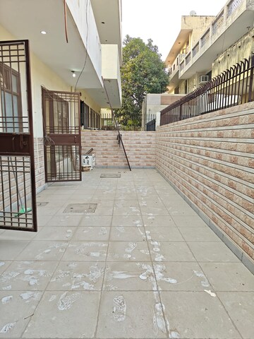 Balcony in 3 BHK Independent House at Sector 40 – for Rent