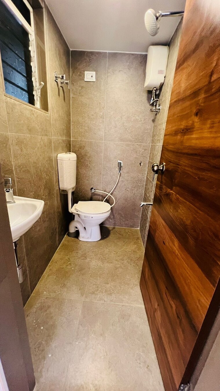 Bathroom, aarav-subhash-residency 1 Bedroom 385 Sq.Ft. Apartment In Titwala Thane 9494578