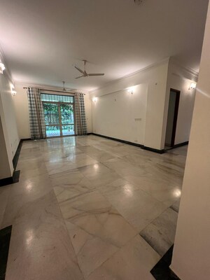 Room in 3 BHK Apartment at Victoria Layout – for Rent
