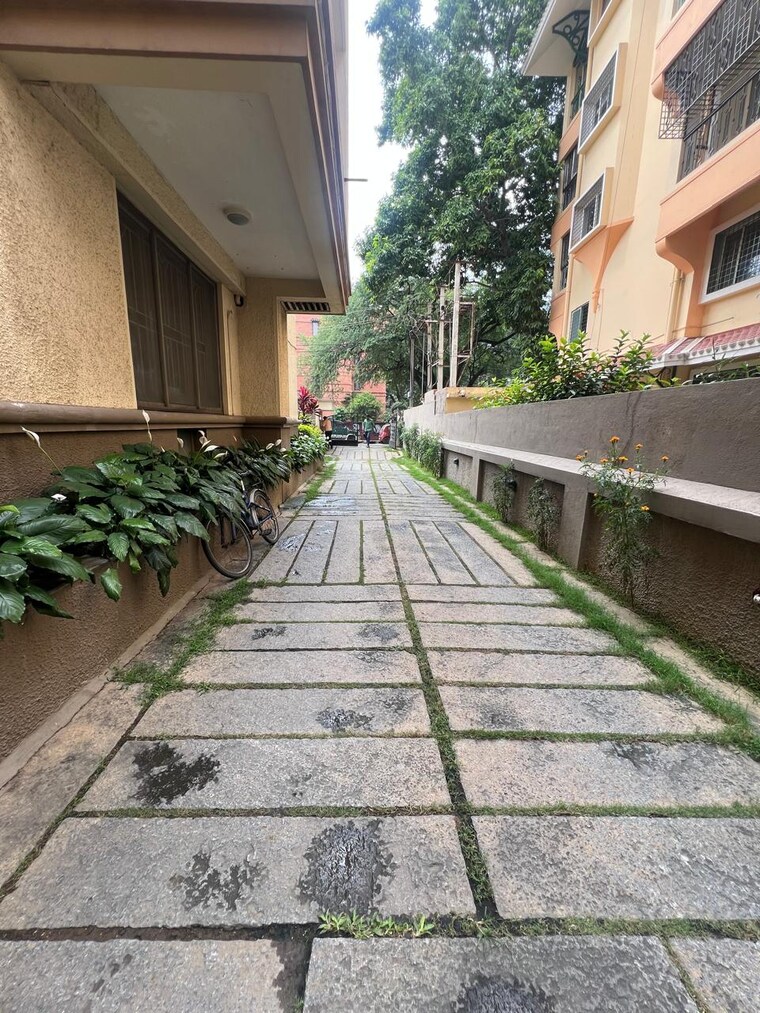 Balcony, victoria layout 3 Bedroom 2600 Sq.Ft. Apartment In Victoria Layout Bangalore 9494596