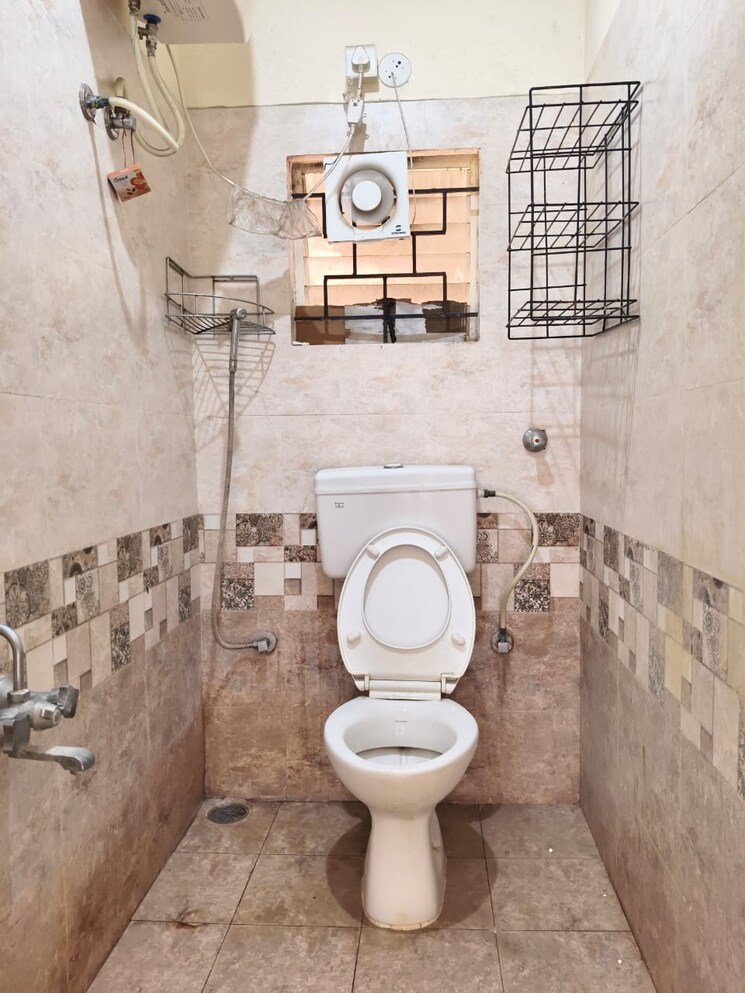 Bathroom, sri-sri-homes-cv-raman-nagar 1 Bedroom 650 Sq.Ft. Builder Floor In Cv Raman Nagar Bangalore 9494616