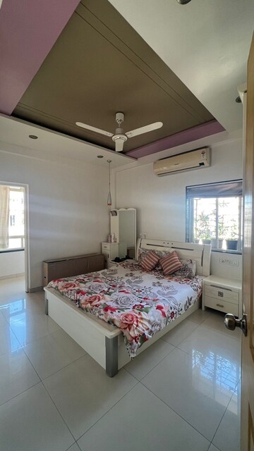 Master Bedroom in 2.5 BHK Apartment at Anand Park Society, Guru Nanak Nagar – for Sale