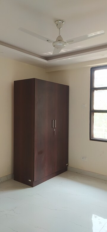 Furnished Amenities in 2 BHK Builder Floor at Khirki Extension – for Rent