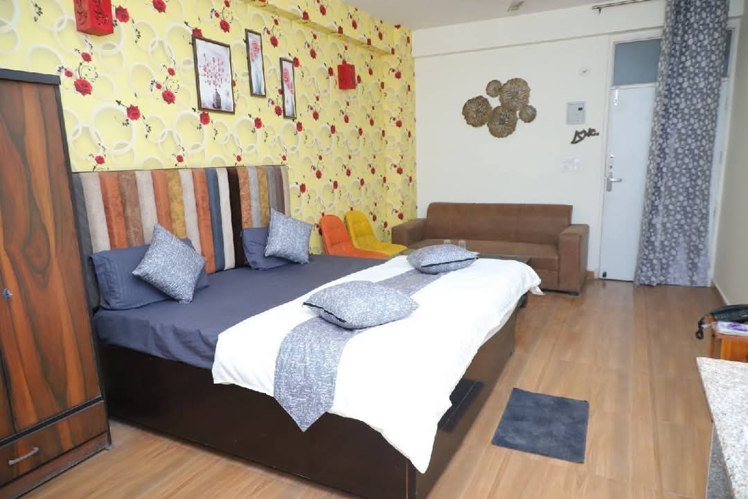 StudioBuilder Floor For Sale in Radhey Krishna Orchid