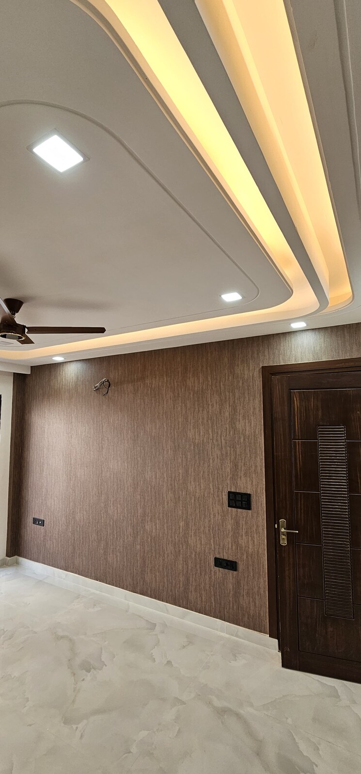 Room, sector 89 4 Bedroom 350 Sq.Yd. Builder Floor In Sector 89 Faridabad 9494681
