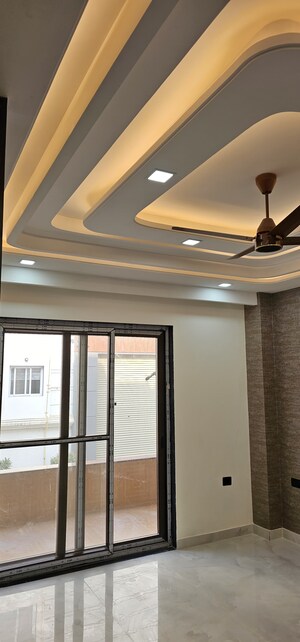 Room in 4 BHK Builder Floor at Sector 89 – for Sale