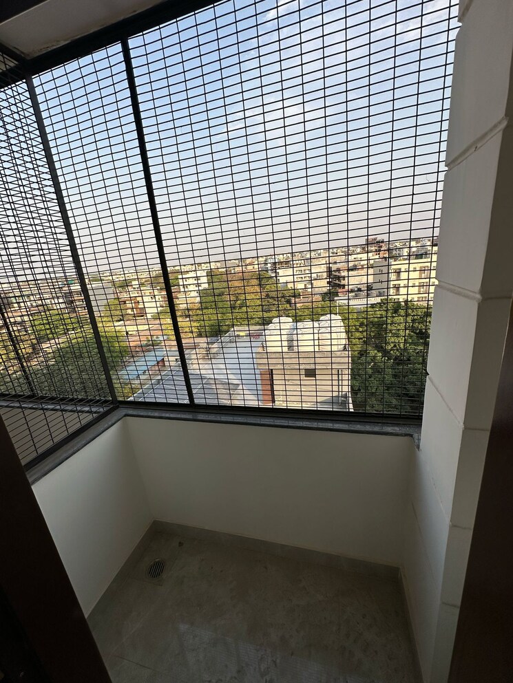 Balcony, dlf city phase 3 1 RK 400 Sq.Ft. Apartment In Dlf City Phase 3 Gurgaon 9494691