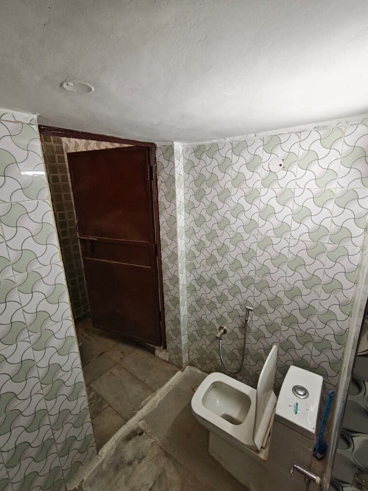 Bathroom, sector 40 3 Bedroom 2500 Sq.Ft. Independent House In Sector 40 Gurgaon 9494725