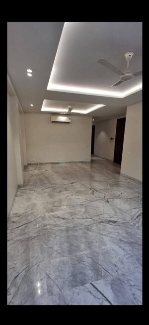 Room in 4 BHK Builder Floor at Greater Kailash ii – for Rent