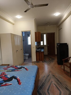 1 RK Builder Floor For Rent in Sector 15