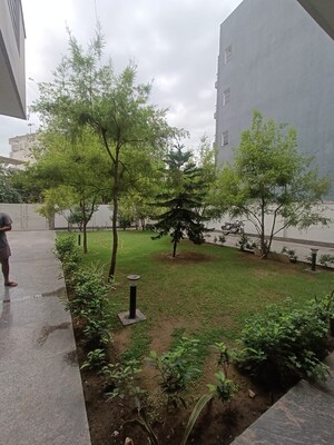 Balcony in 1 RK Builder Floor at Sector 15 – for Rent