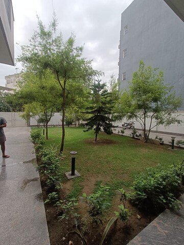 Balcony in 1 RK Builder Floor at Sector 15 – for Rent