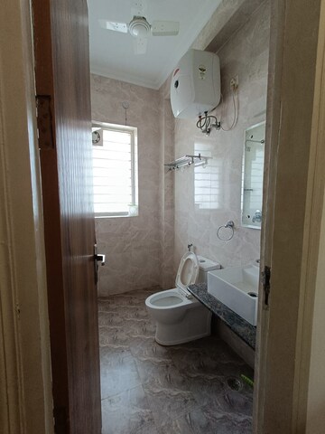 Bathroom in 1 RK Builder Floor at Sector 15 – for Rent