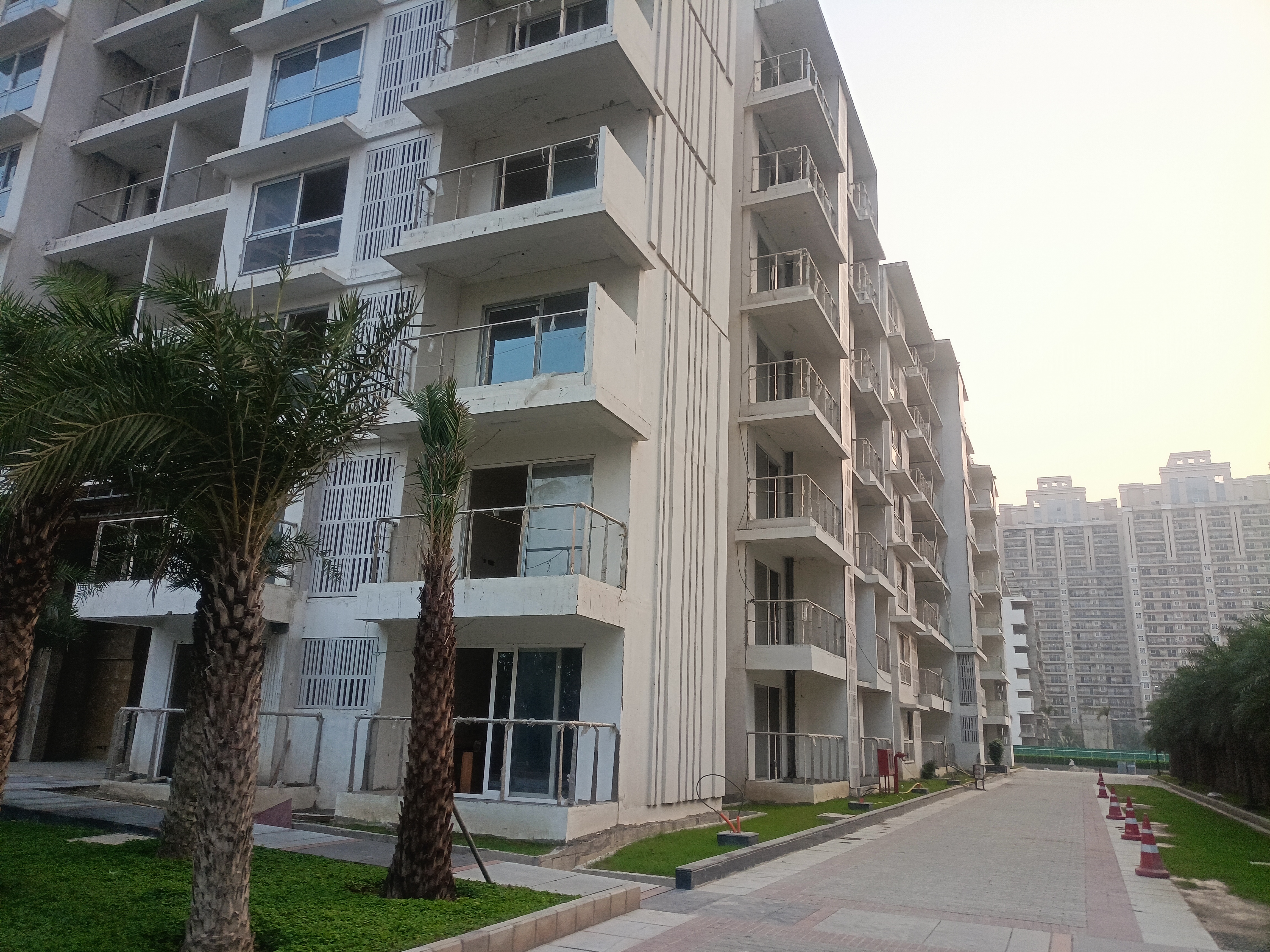 4 BHK + Servant Room Apartment For Sale in Godrej Palm Retreat