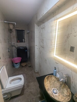 Bathroom in 3.5 BHK Villa at Chembur – for Rent