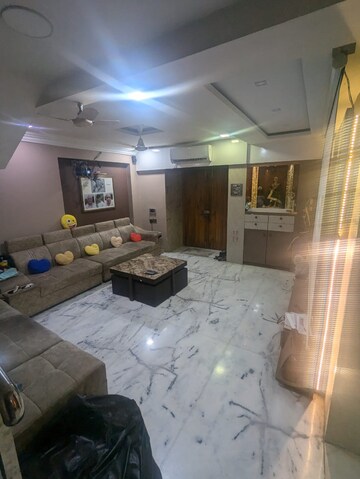 Living Room in 3.5 BHK Villa at Chembur – for Rent