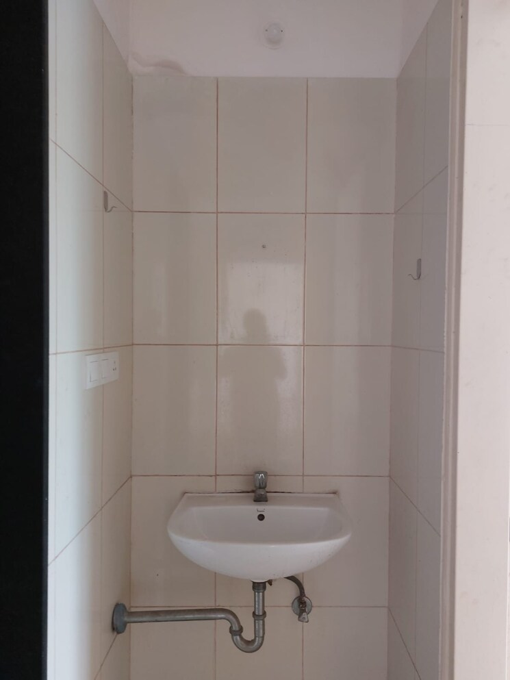 Bathroom, nanded-city-sarang 2 Bedroom 872 Sq.Ft. Apartment In Nanded Pune 9494840