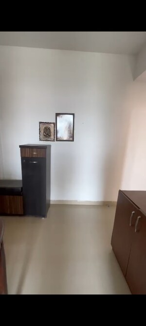 Room in 2 BHK Apartment at Puri Pratham, Sector 84 – for Rent