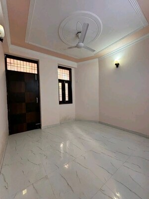 Room in 2 BHK Builder Floor at Saket – for Rent