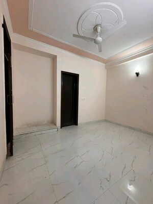 Room in 2 BHK Builder Floor at Saket – for Rent