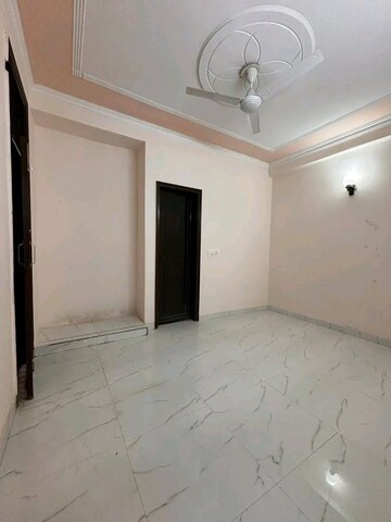 Room in 2 BHK Builder Floor at Saket – for Rent