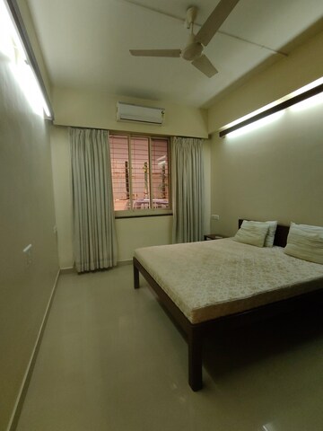 Bedroom in 1 BHK Apartment at Prabhadevi – for Rent